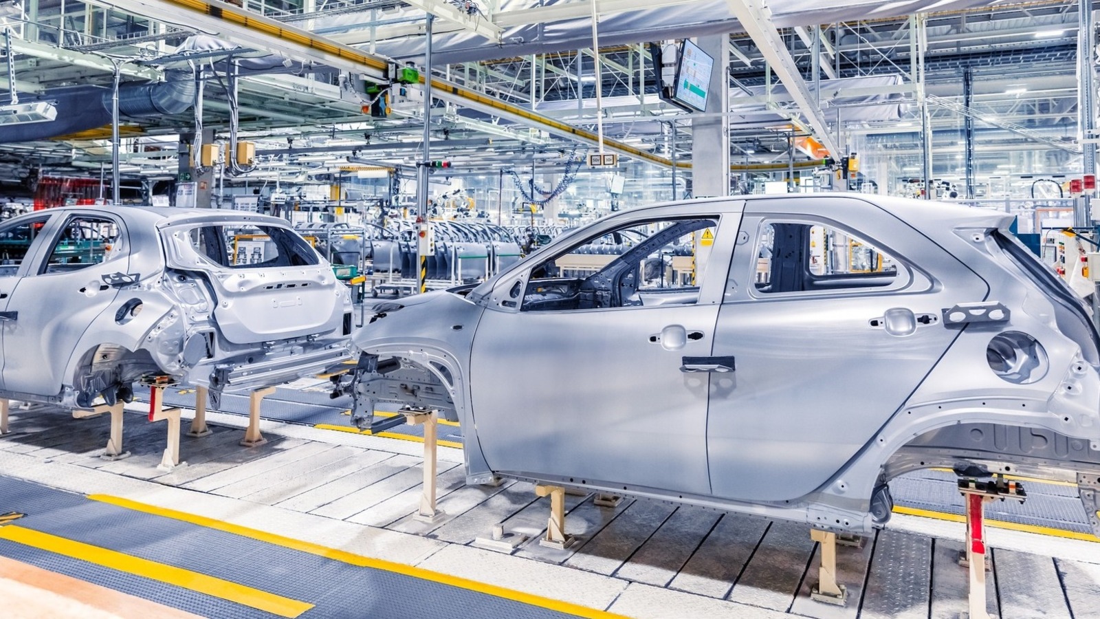 Toyota’nın küresel üretimi üst üste dördüncü ayda da geriledi