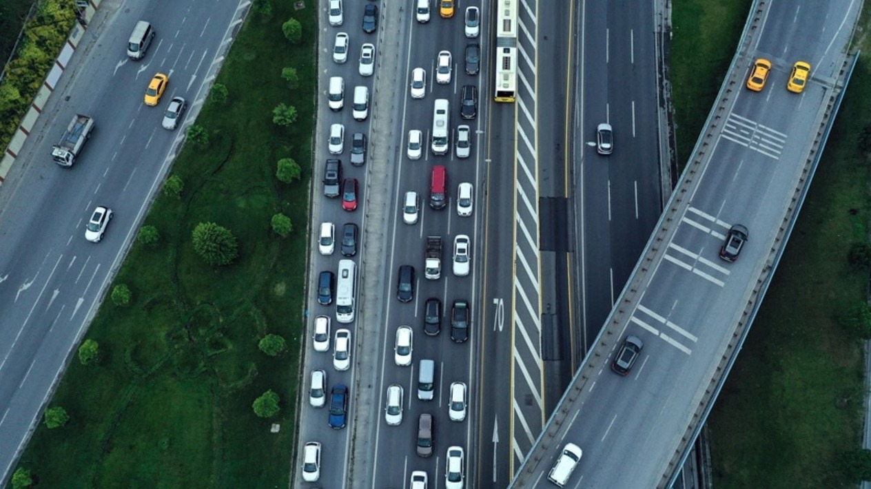 Trafikteki toplam araç sayısı 191 bin 406 arttı
