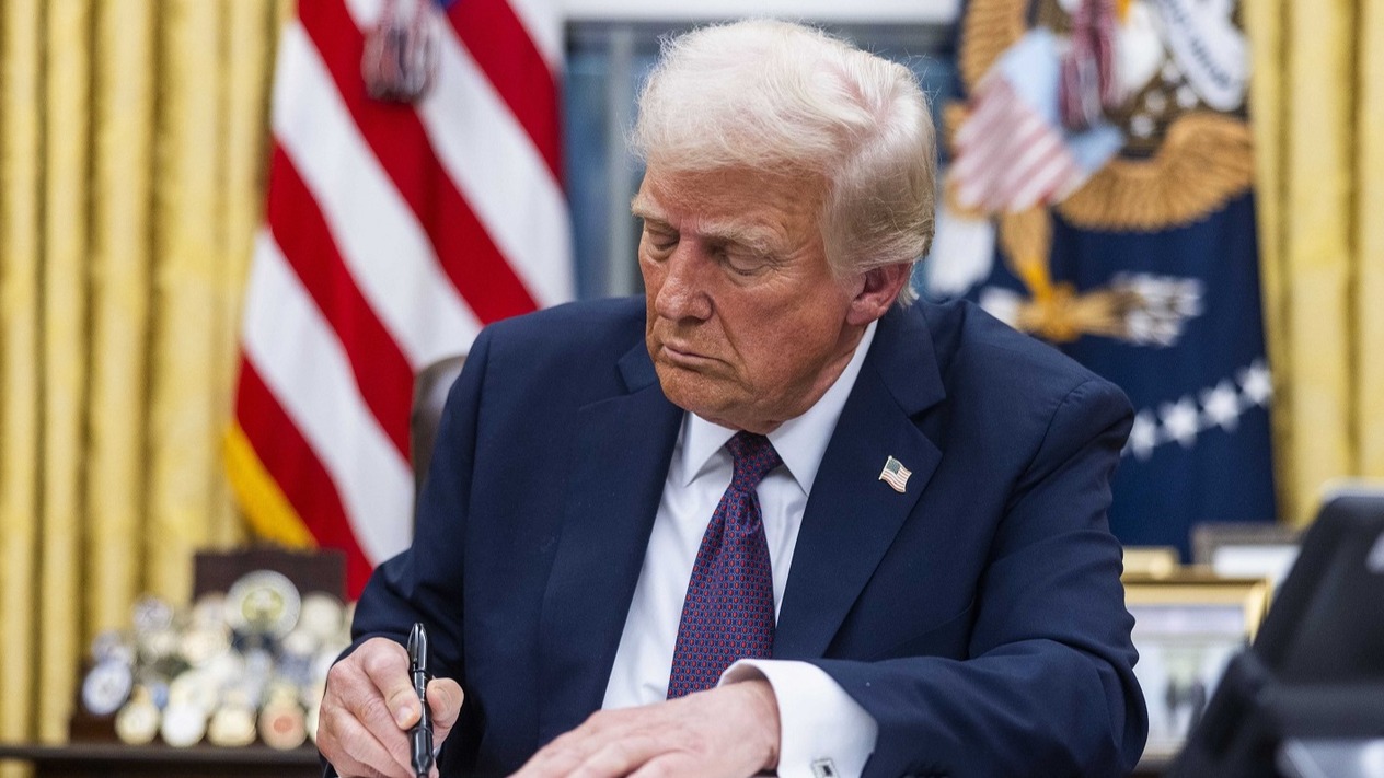 Trump 100 milyar dolarlık yapay zeka girişiminin önünü açtı