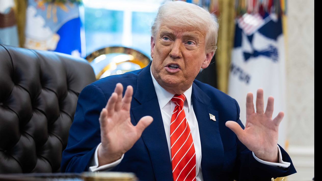 Trump 12 ülkenin vatandaşlarının ABD'ye girişini yasakladı