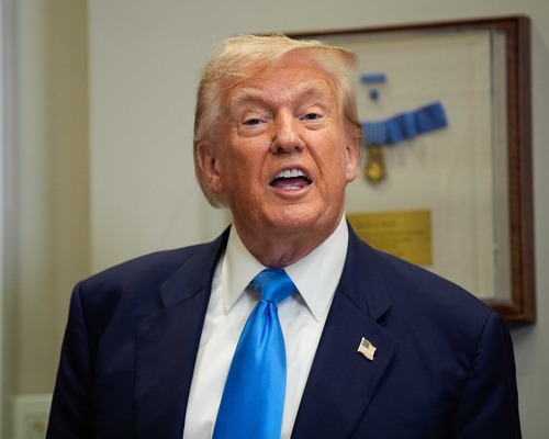 Trump: Fed Yönetim Kurulu Üyesi Cook istifa etmezse görevden alacağım