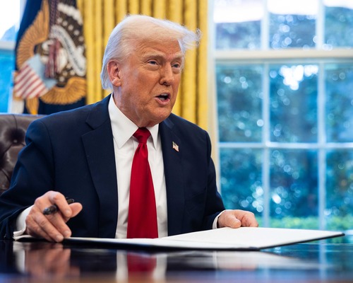  Trump imzayı attı, açıklamalar ve tepkiler üst üste geldi