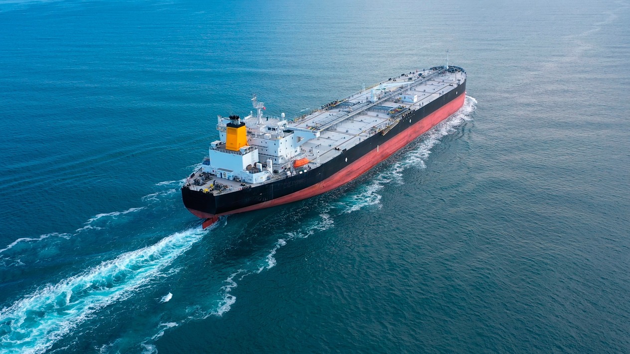 Trump'ın açıklamaları petrol piyasalarını salladı: Brent petrol 100 doların altına geriledi