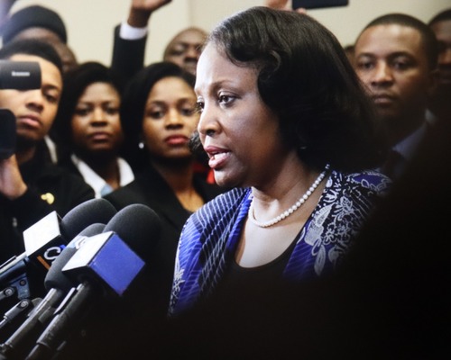 Trump’ın Fed üyesi Lisa Cook’u görevden alma girişimine mahkemeden engel