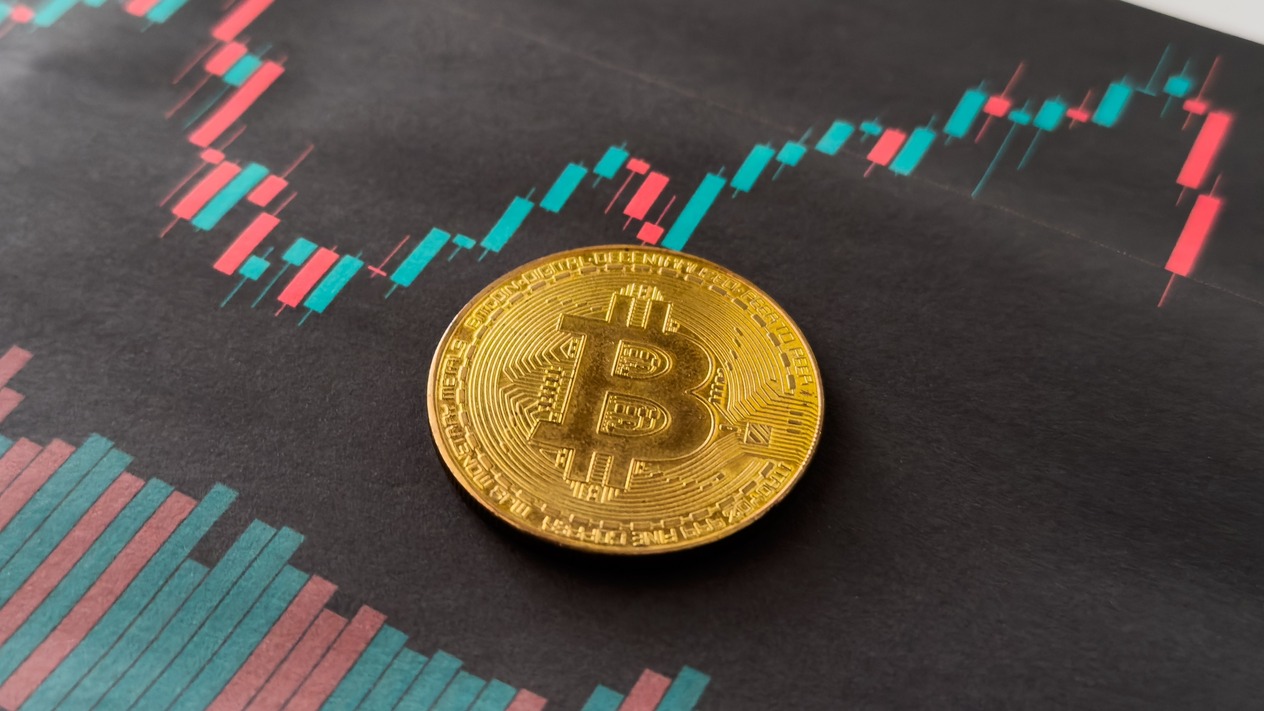 Trump'ın gümrük tarifesi kararı Bitcoin'i 65 bin doların altına çekti