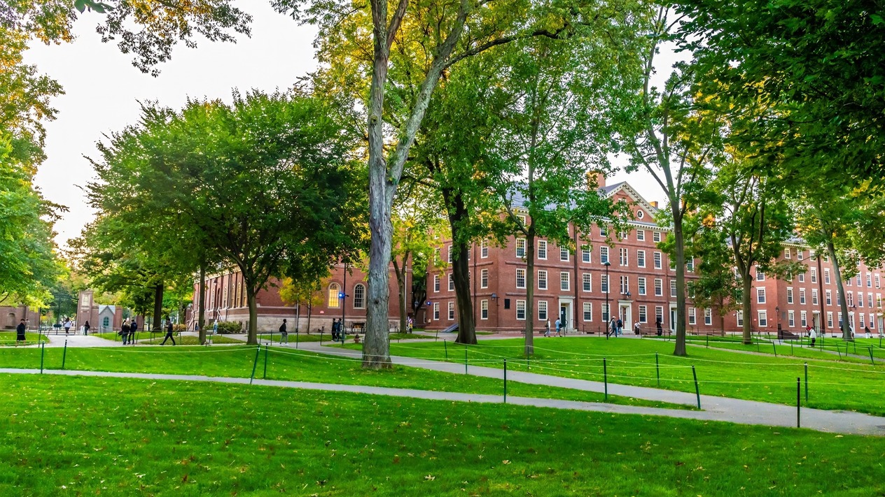 Trump'ın Harvard'a uyguladığı yabancı öğrenci yasağına yargı freni