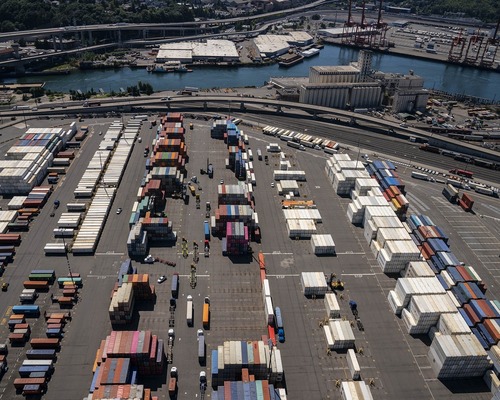 Trump'ın Kanada ve Meksika anlaşmaları ticaret savaşını şimdilik önledi