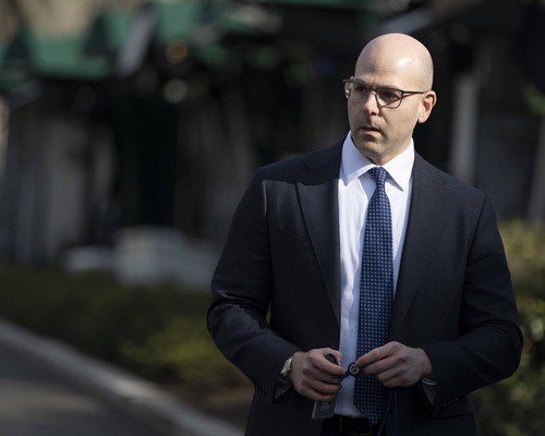 Trump’ın sürpriz Fed üyesi adayı, başkan seçimi için zaman kazandı