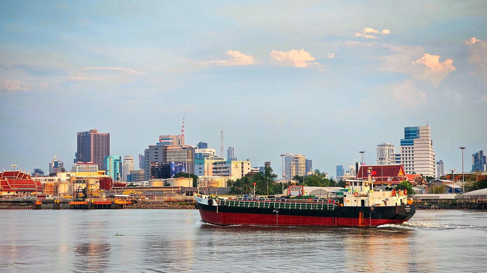 Petrol fiyatları yükselmeye devam ediyor