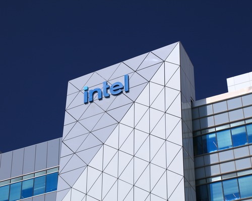 Trump'ın tehditleri işe yaramadı: Intel üretim üssünü Avrupa'da büyütüyor