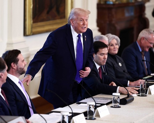 Trump’ın Venezuela tehdidi Exxon hisselerini düşürdü