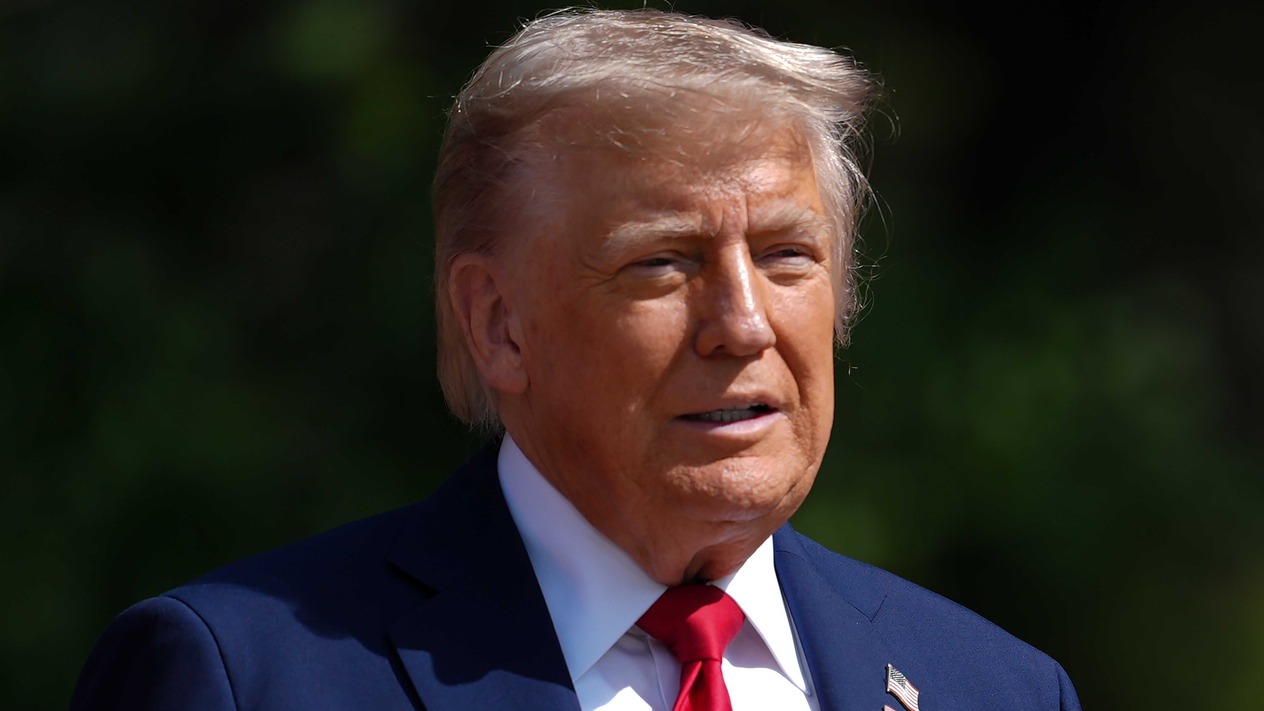 Trump, İran'a saldırı planlanını gizlice onayladı