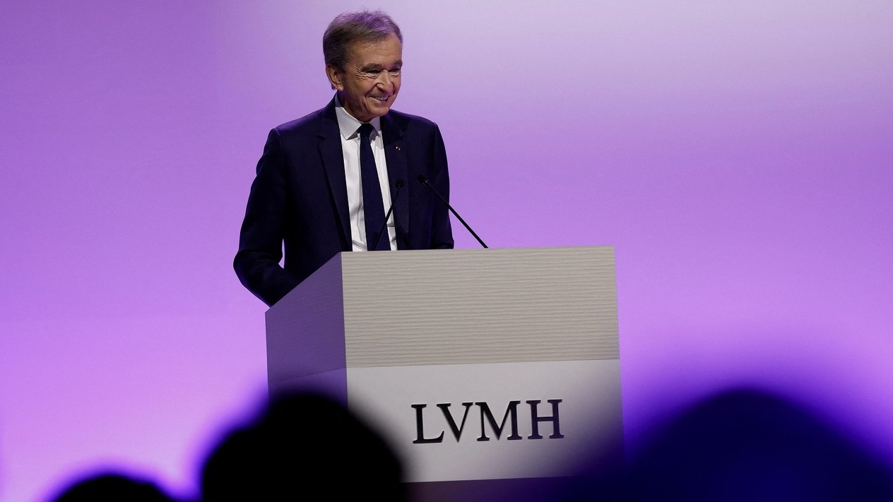 Trump’la olan ilişkisi Fransız milyarderin lüks imparatorluğunu kurtarabilir mi?