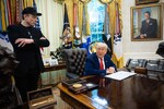 Trump Musk’ı hedef aldı: Devlet desteği olmasa ülkesine dönerdi
