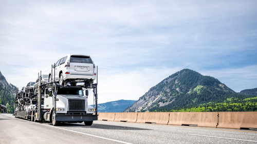 Trump otomobil üreticilerine gümrük vergisi muafiyeti tanıyor