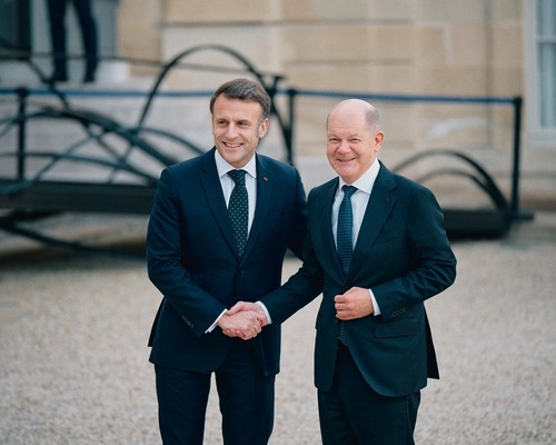 Trump Putin’e elini uzatırken Avrupa Ukrayna konusunda çatışıyor