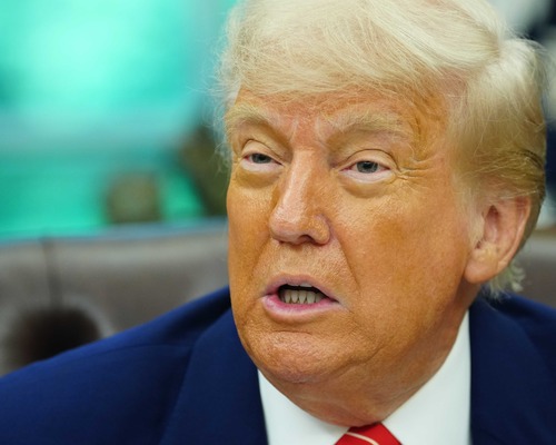 Trump: Rusya-Ukrayna görüşmelerinin faydalı olacağını düşünürsem İstanbul'a uçabilirim 