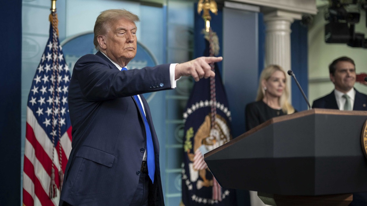 Trump’tan Amerikalılara en az 2 bin dolarlık gümrük vergisi temettüsü sözü