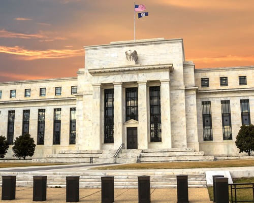 Trump'tan Fed'e faiz baskısı: Dünyanın en düşük faizini ödemeliyiz