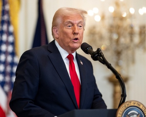 Trump’tan Hürmüz Boğazı paylaşımı: Haritada adını değiştirdi