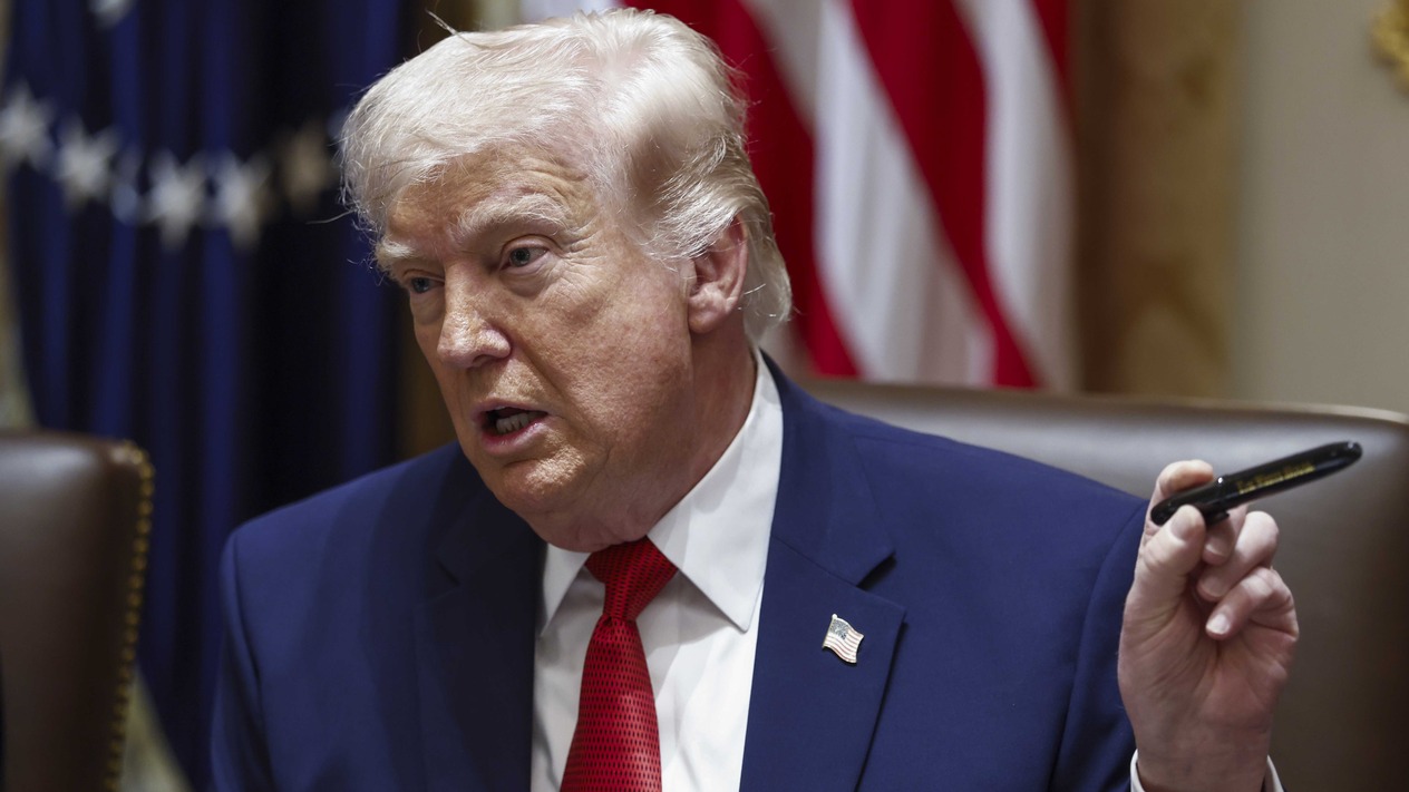 Trump'tan İran'a rest: Hürmüz açılmazsa enerji altyapısını vururuz