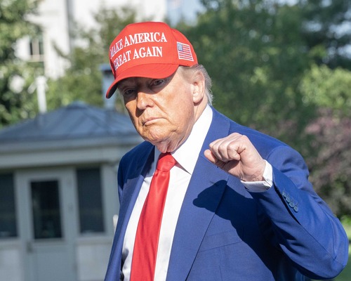 Trump'tan İran'da rejim değişikliği mesajı