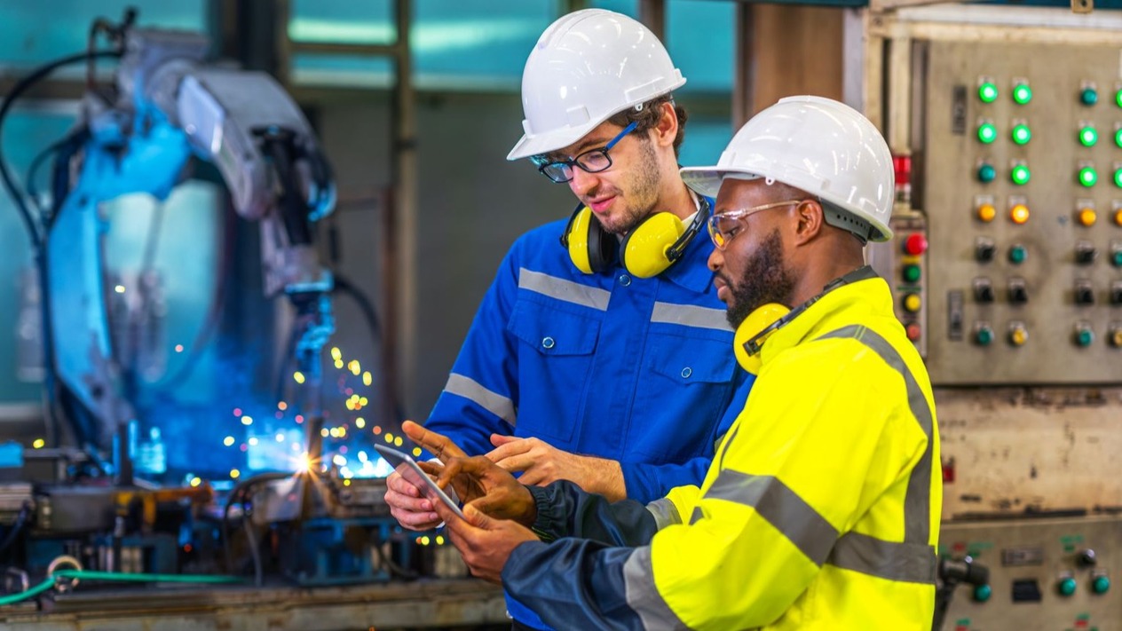 Trump'tan yabancı şirketlere Amerikalı işçi çağrısı