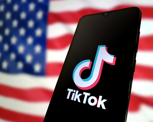 Trump, TikTok’un ABD operasyonlarının satışını onayladı