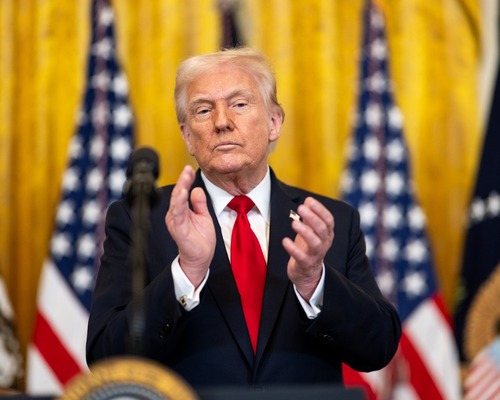 Truth Social ve kripto Trump'ın servetini bir yılda nasıl ikiye katladı?