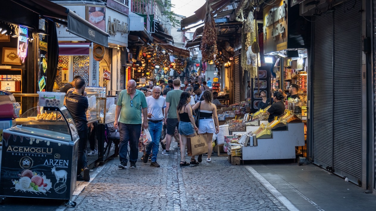 Türk-İş: Yoksulluk sınırı 92 bin TL’yi geçti