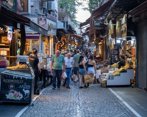Türkiye'de mutlu olanların oranı yüzde 50'nin altına indi: En büyük sorun hayat pahalılığı