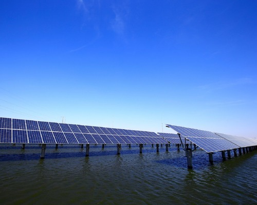 Türkiye'nin ilk yüzer güneş santrali Demirköprü Barajı'na kuruluyor