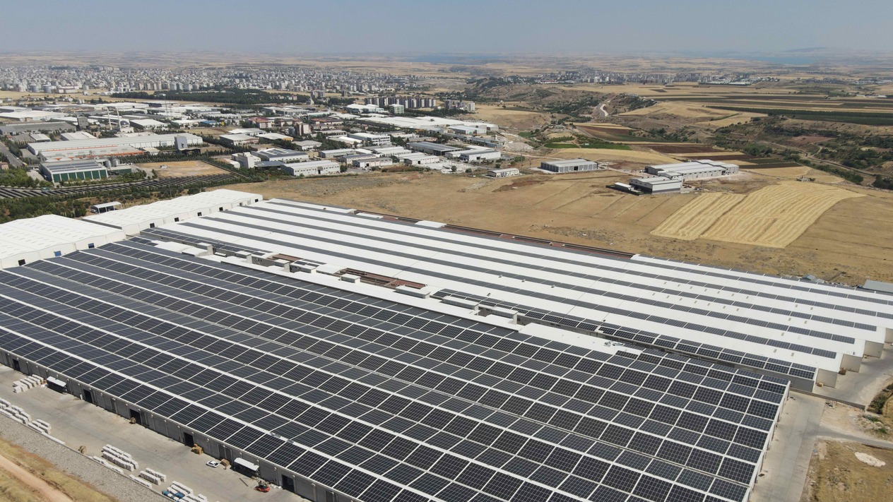 Türkiye'nin yenilenebilir enerji kurulu gücü 74 bin megavatı geçti