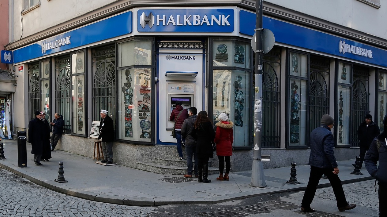 Üç gündür tavan olan Halkbank ikincil halka arz için SPK'ya başvurdu