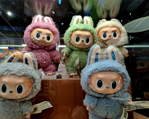 Vans-Labubu iş birliği oyuncak koleksiyonerlerin yeni gözdesi oldu