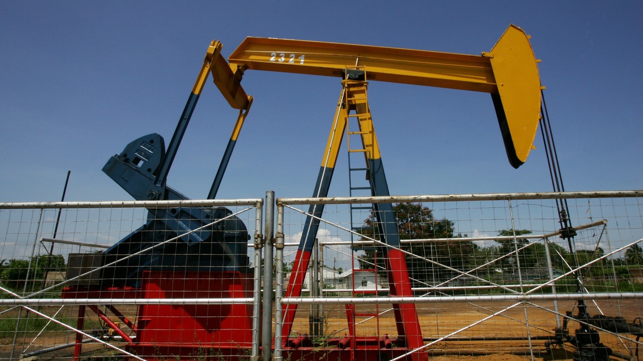 Venezuela'ya petrol can suyu: 300 milyon dolar kasaya girdi