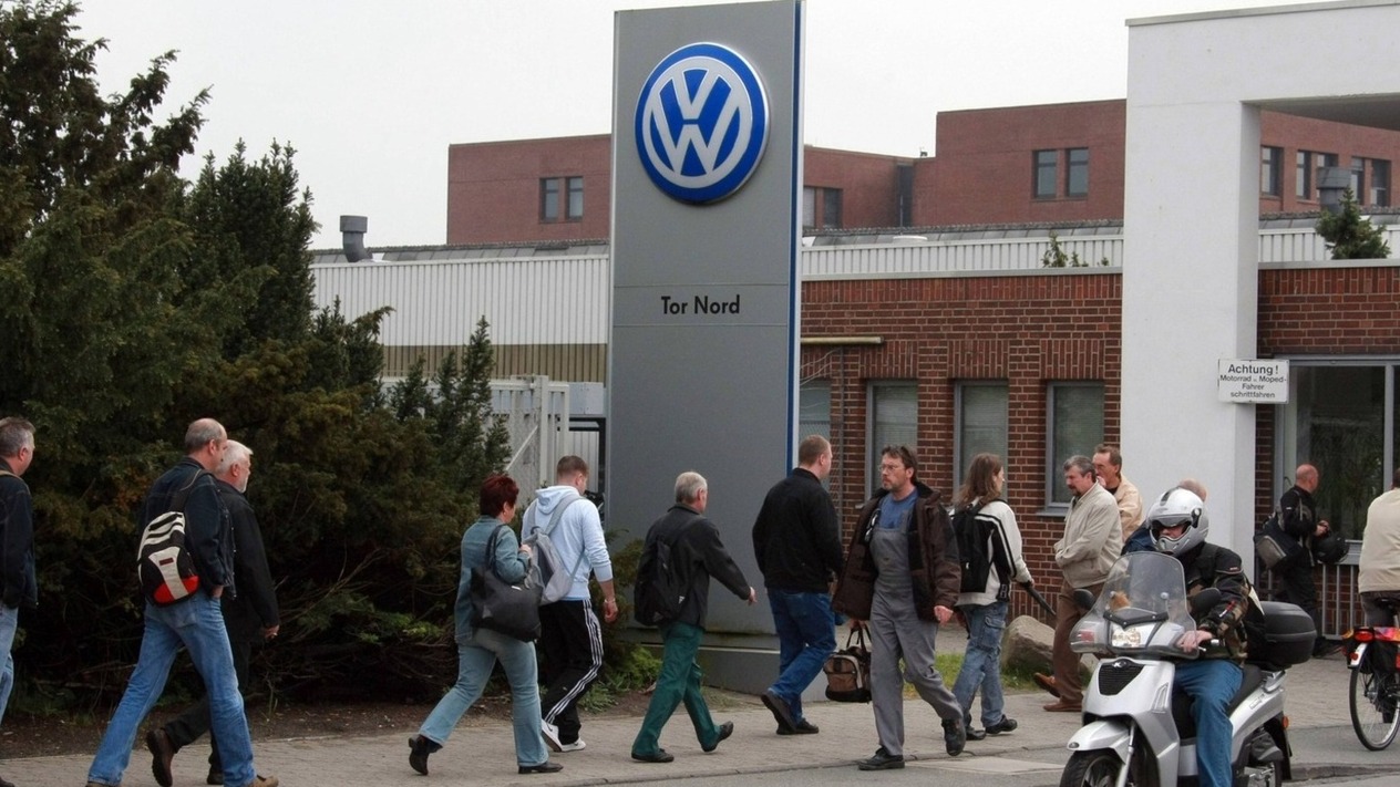 Volkswagen'de kriz planı: Fabrika kapatmaları gündemde