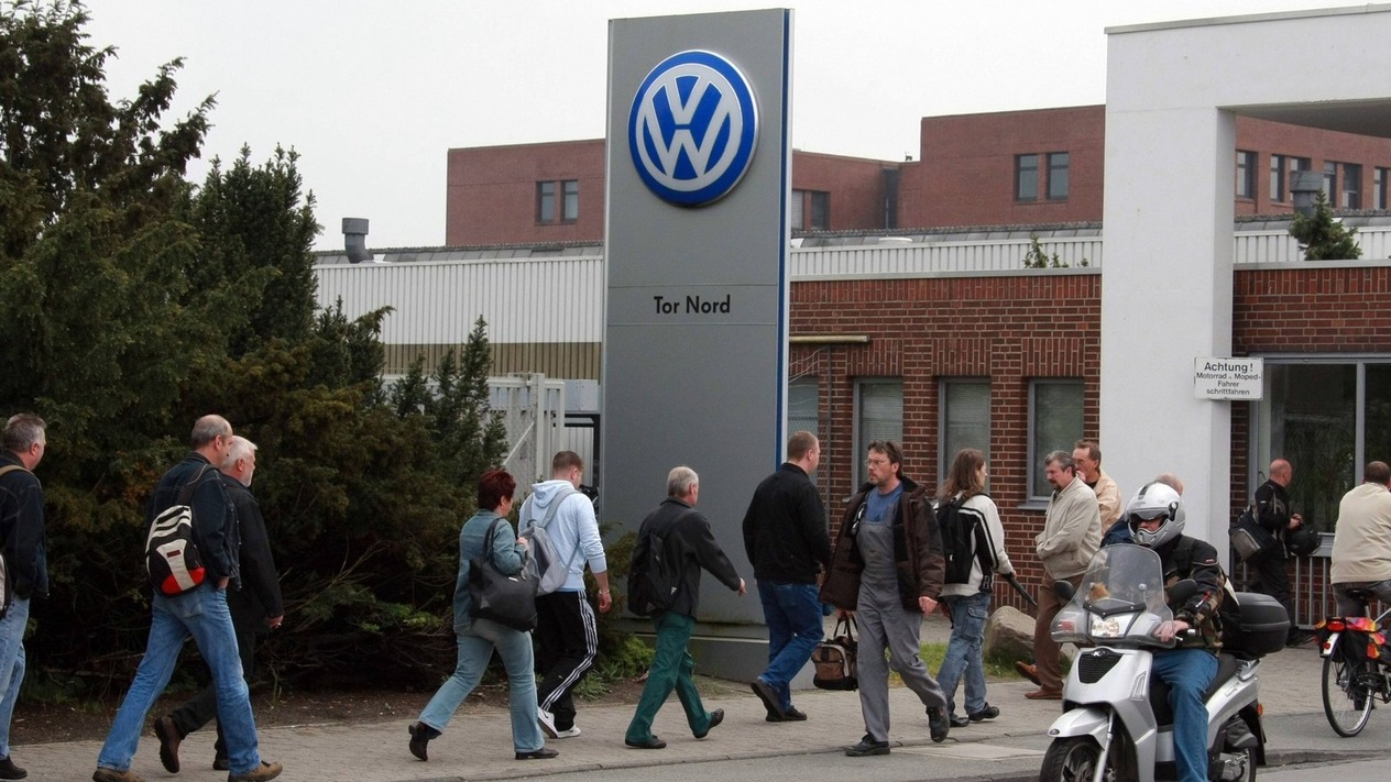 Volkswagen kemerleri sıkıyor