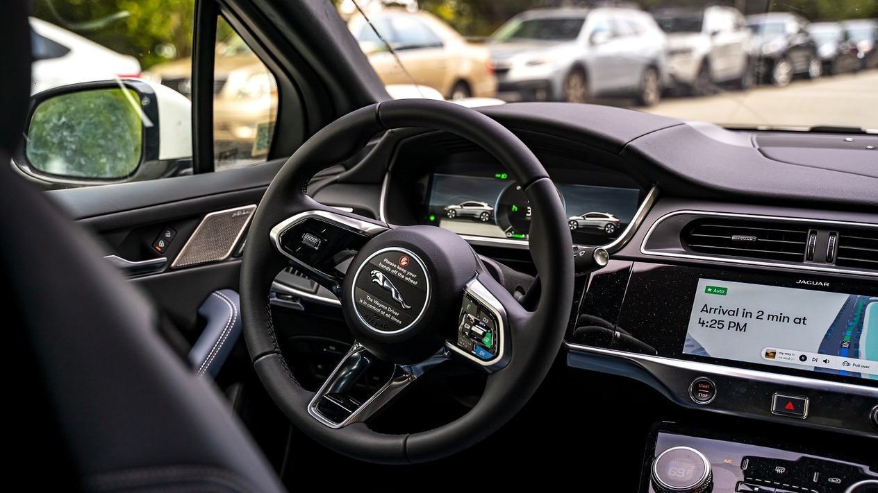 Waymo robotaksi liderliğini genişletiyor