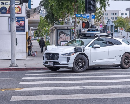 Waymo robotaksi liderliğini genişletmeyi planlıyor
