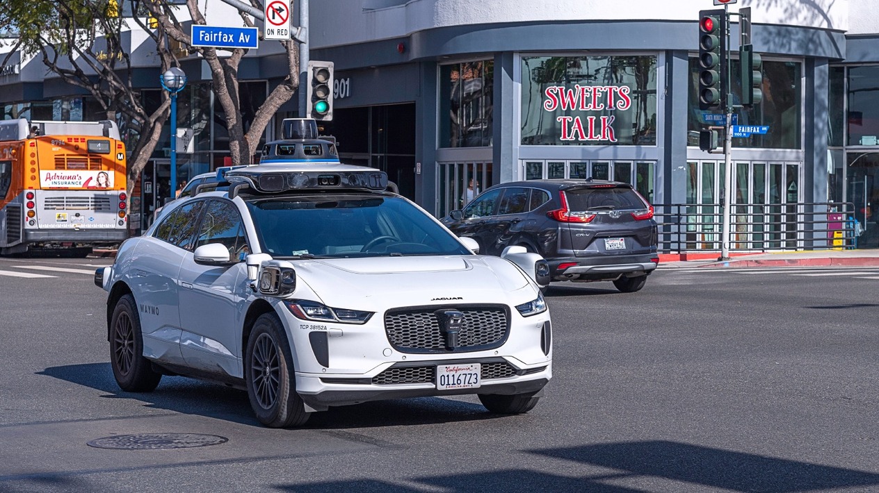 Waymo, Tesla, Uber... Sokağın sahibi kim olacak?