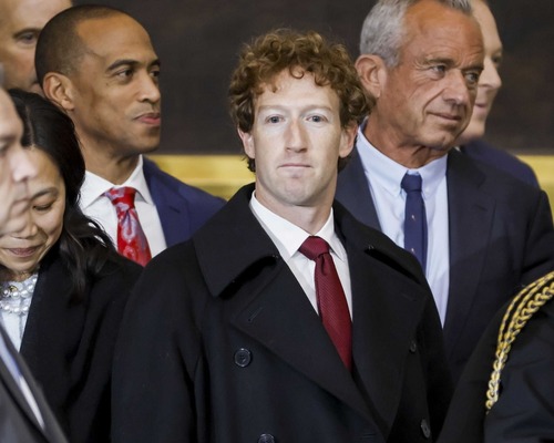 Yapay zeka yeteneklerini elinden kaçırdı: Zuckerberg şimdi milyar dolarlar harcıyor