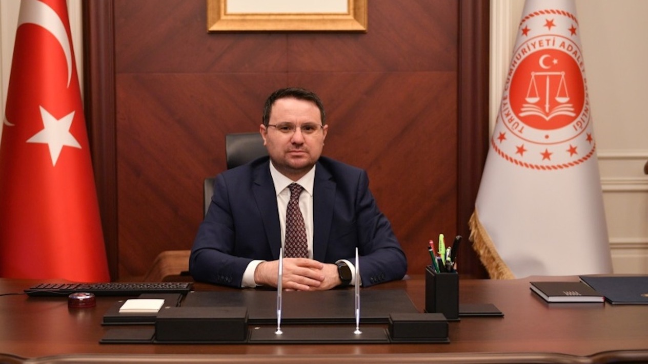 Yeni Adalet Bakanı Akın Gürlek kimdir? Resmi Gazete kararı ile kabinede görev değişimi