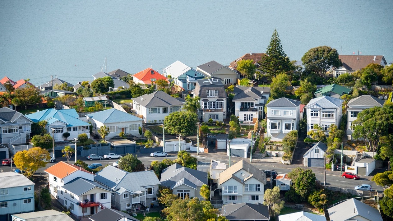 Yeni Zelanda, altın vize sahiplerine lüks konut pazarını açıyor