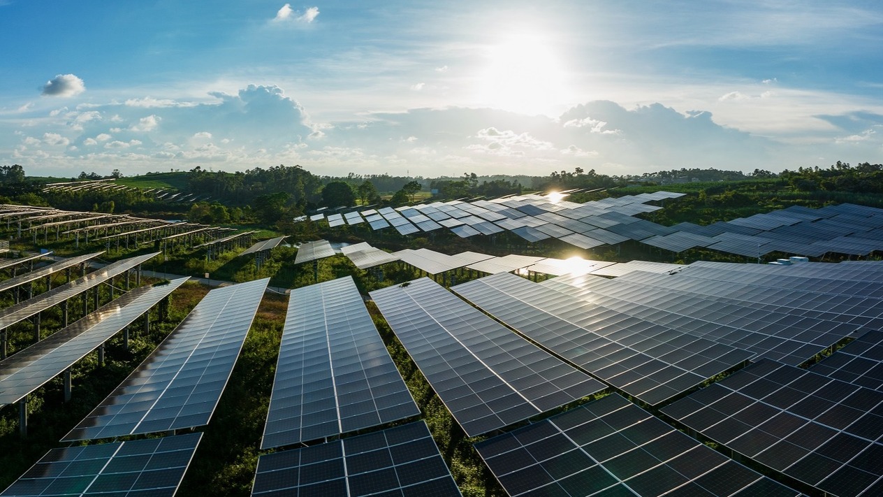 Yenilenebilir enerjide Çin etkisi: Ülkeleri fosil yakıttan uzaklaştırıyor