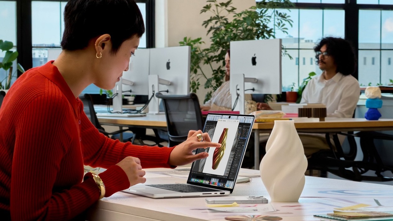 Yıllardır karşı çıkıyordu: Apple ilk dokunmatik ekranlı Macbook Pro modelini tanıttı