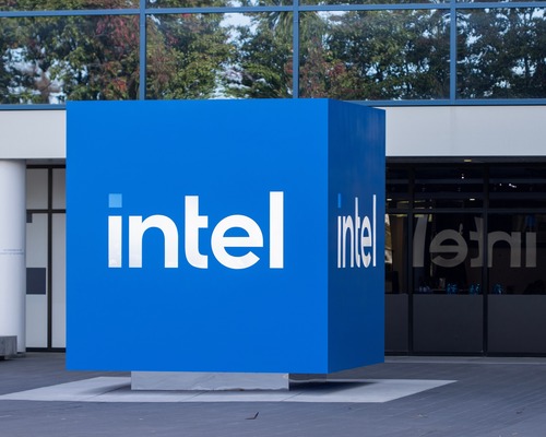 Yüksek talep Intel'in hisse satışını 20 milyar dolara çıkarttı