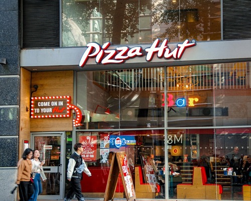 Yum Brands Pizzat Hut zincirini 2,7 milyar dolara satıyor