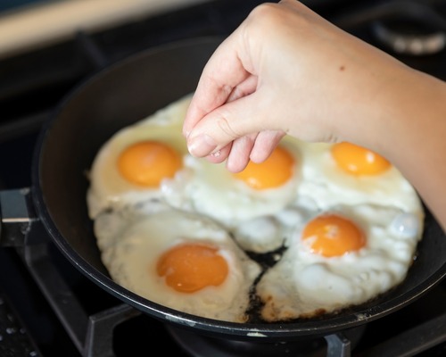 Yumurtayı az pişmiş yemek zararlı mı?