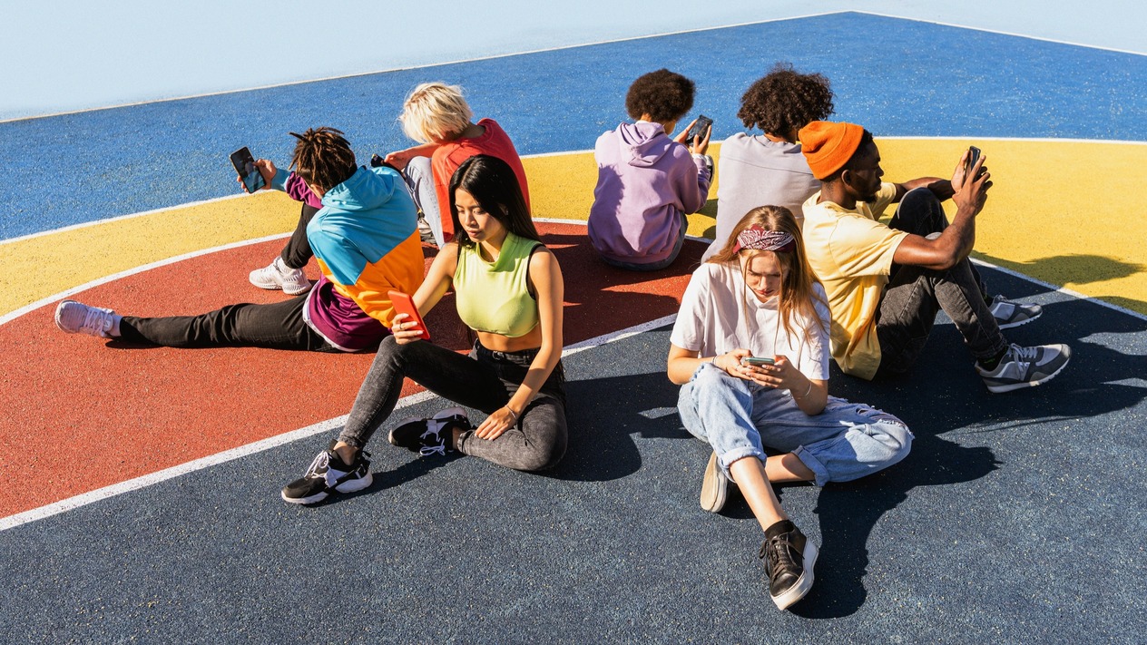 Z kuşağı alkol tüketimine dönüyor: Gençlerde içki oranı artarken, baby boomer kuşağı azalttı